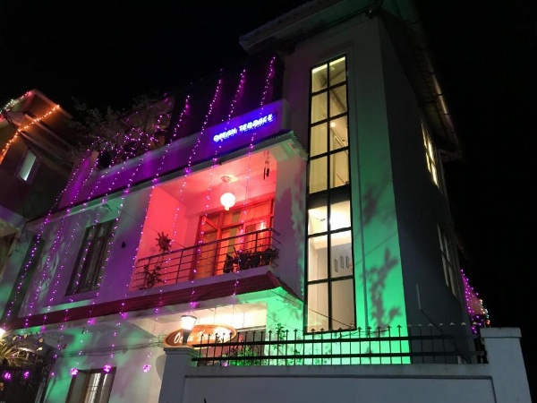 Ocean Terrace image 19